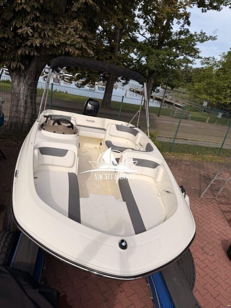 Bayliner e16