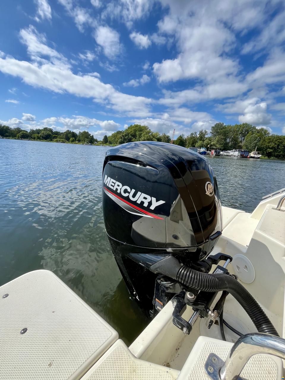 Quicksilver Activ 675 Weekend