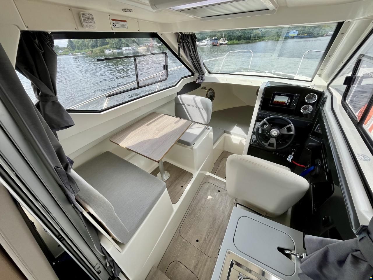 Quicksilver Activ 675 Weekend