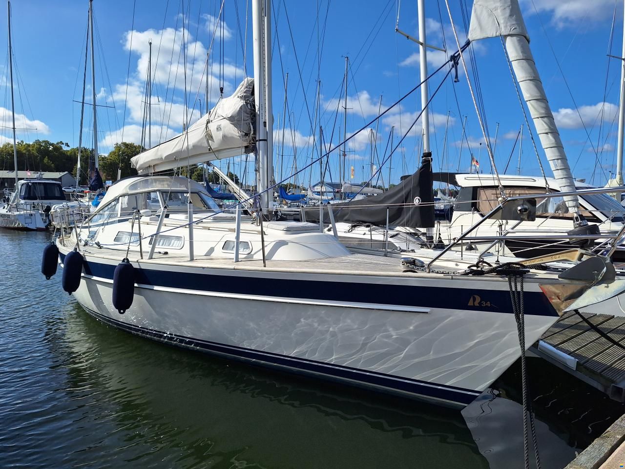 Hallberg-Rassy HR 34