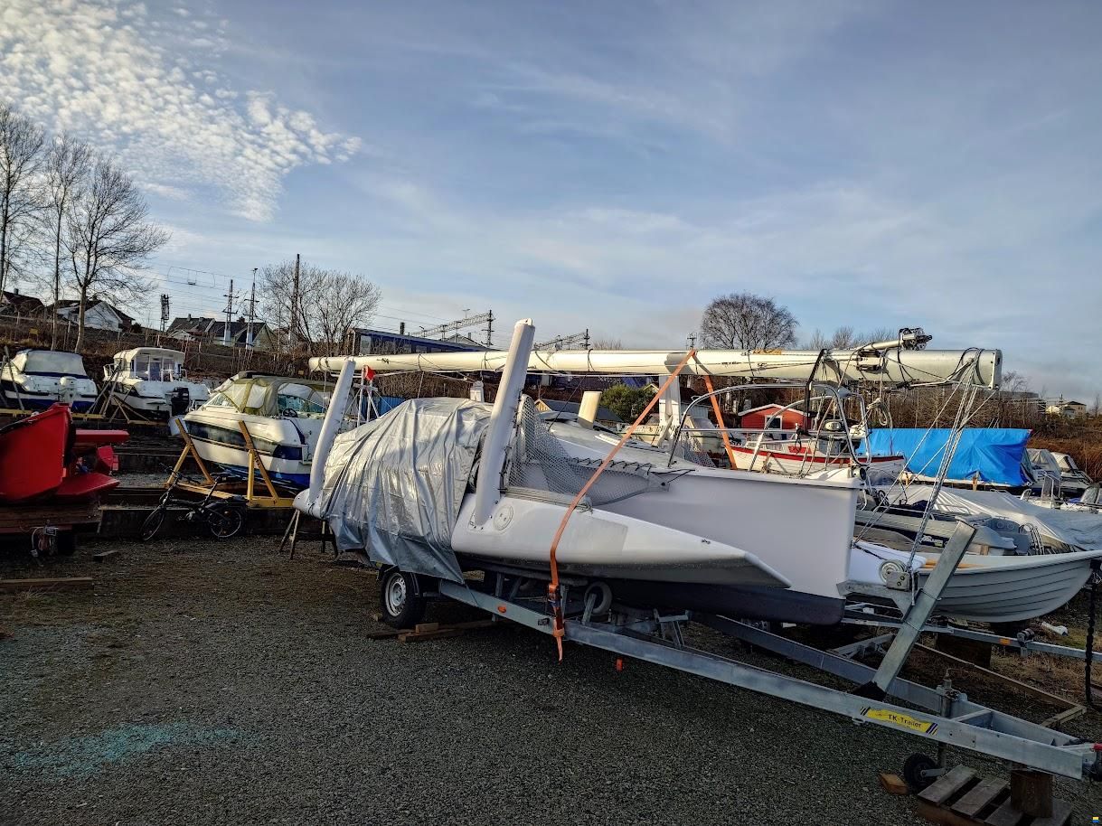 Corsair Yachts 750 Dash