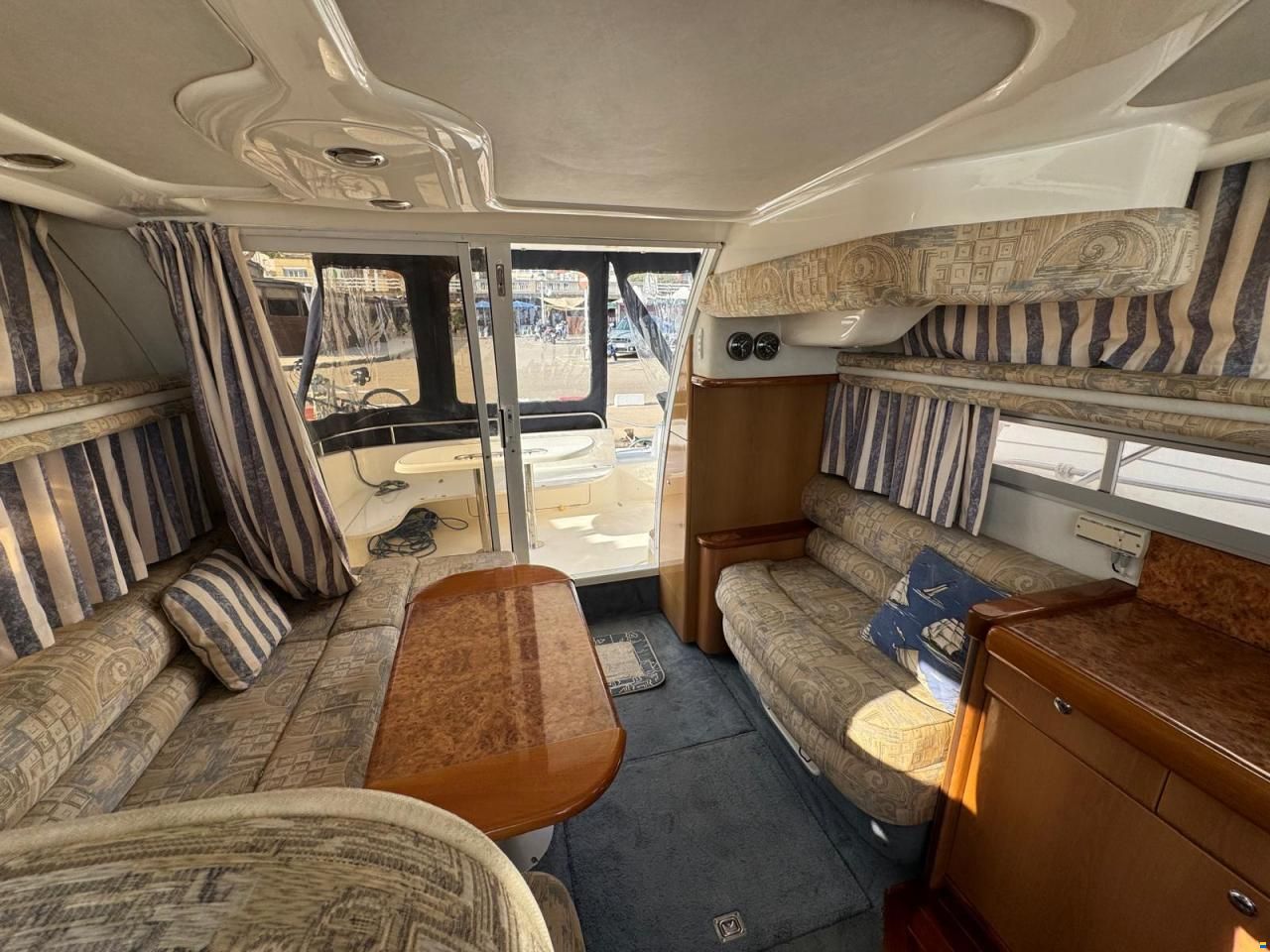 Sealine 330 Flybridge