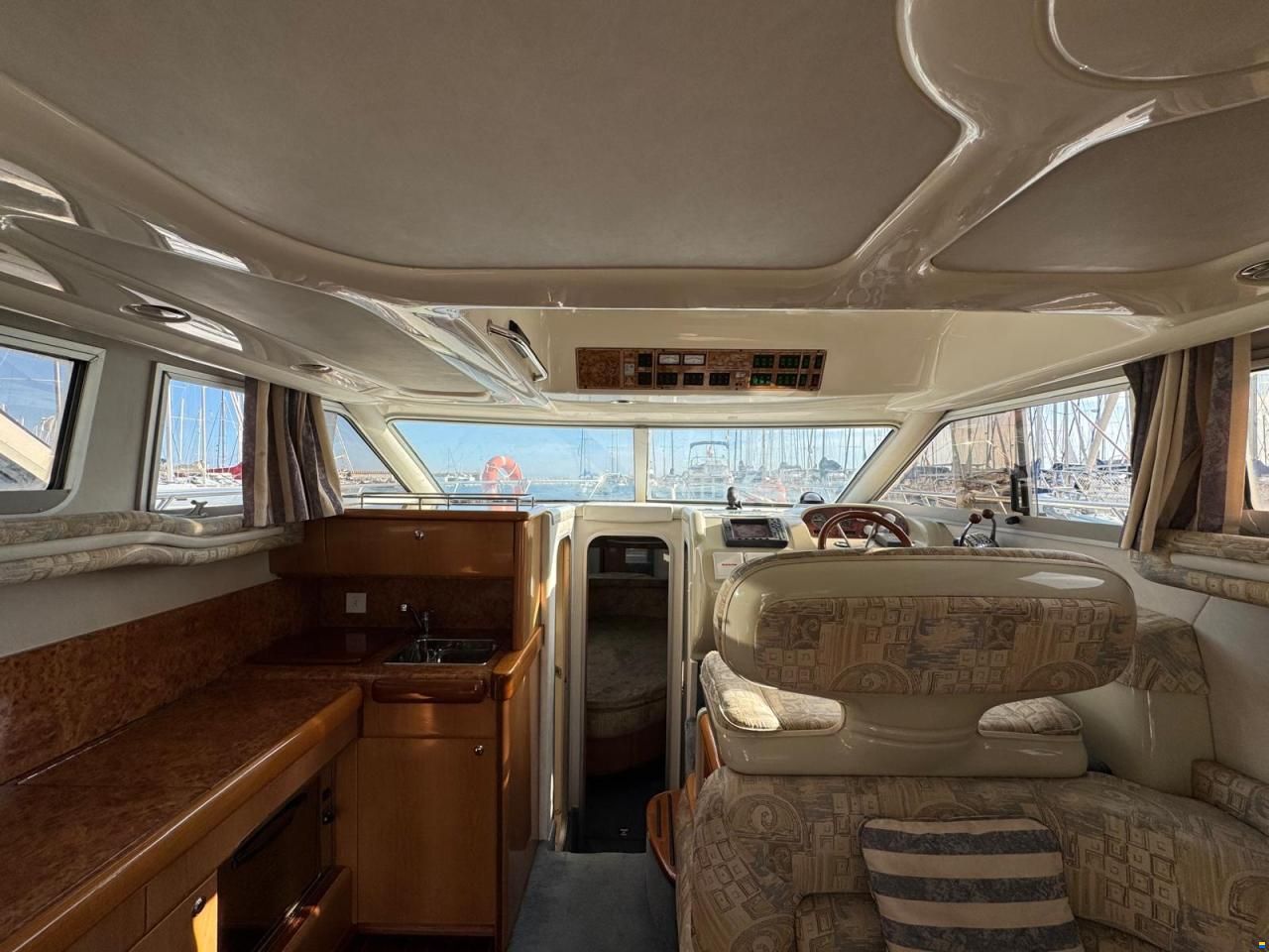 Sealine 330 Flybridge
