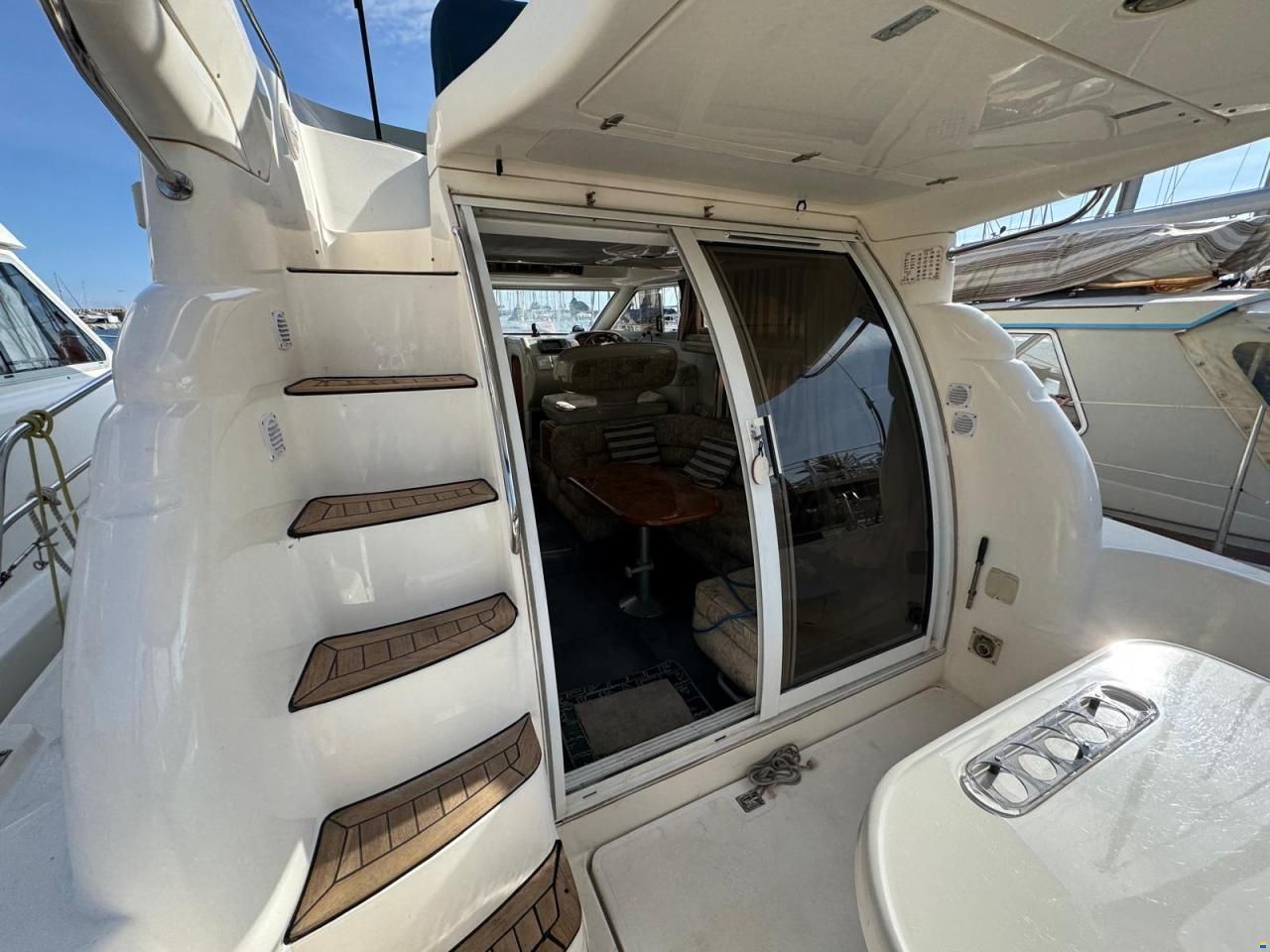 Sealine 330 Flybridge