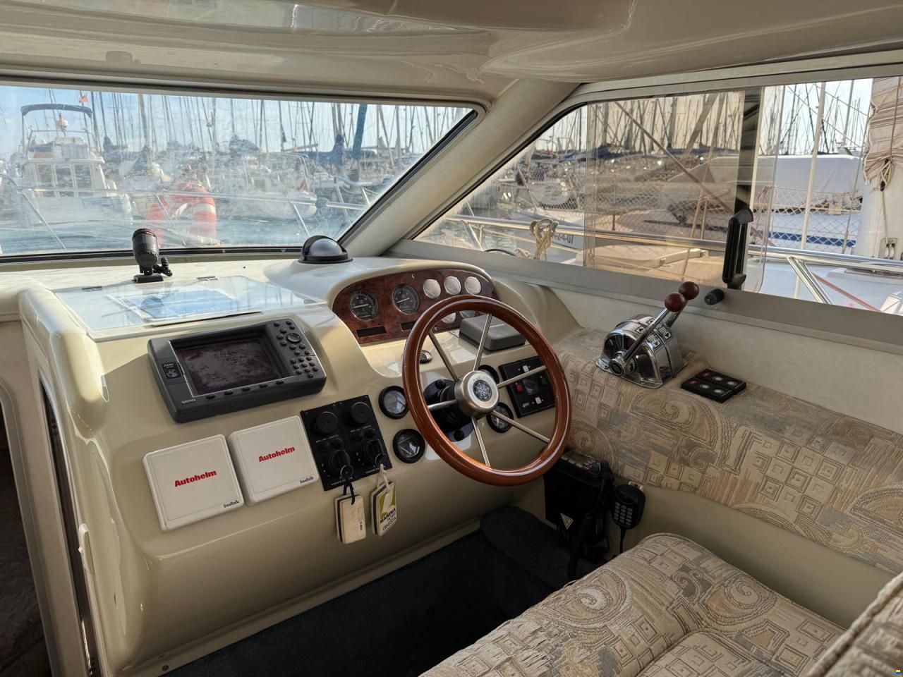 Sealine 330 Flybridge