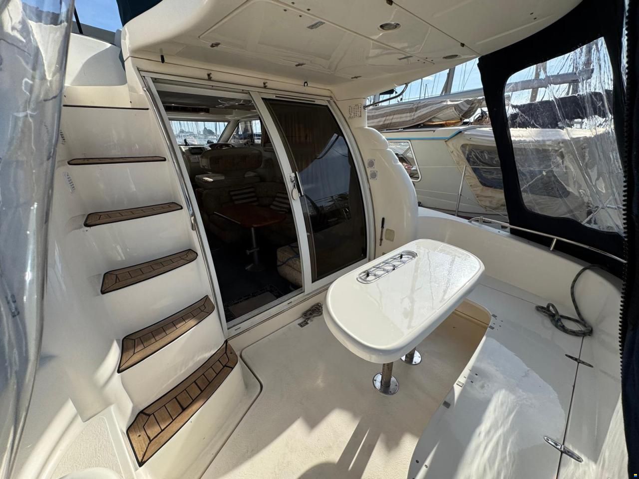 Sealine 330 Flybridge