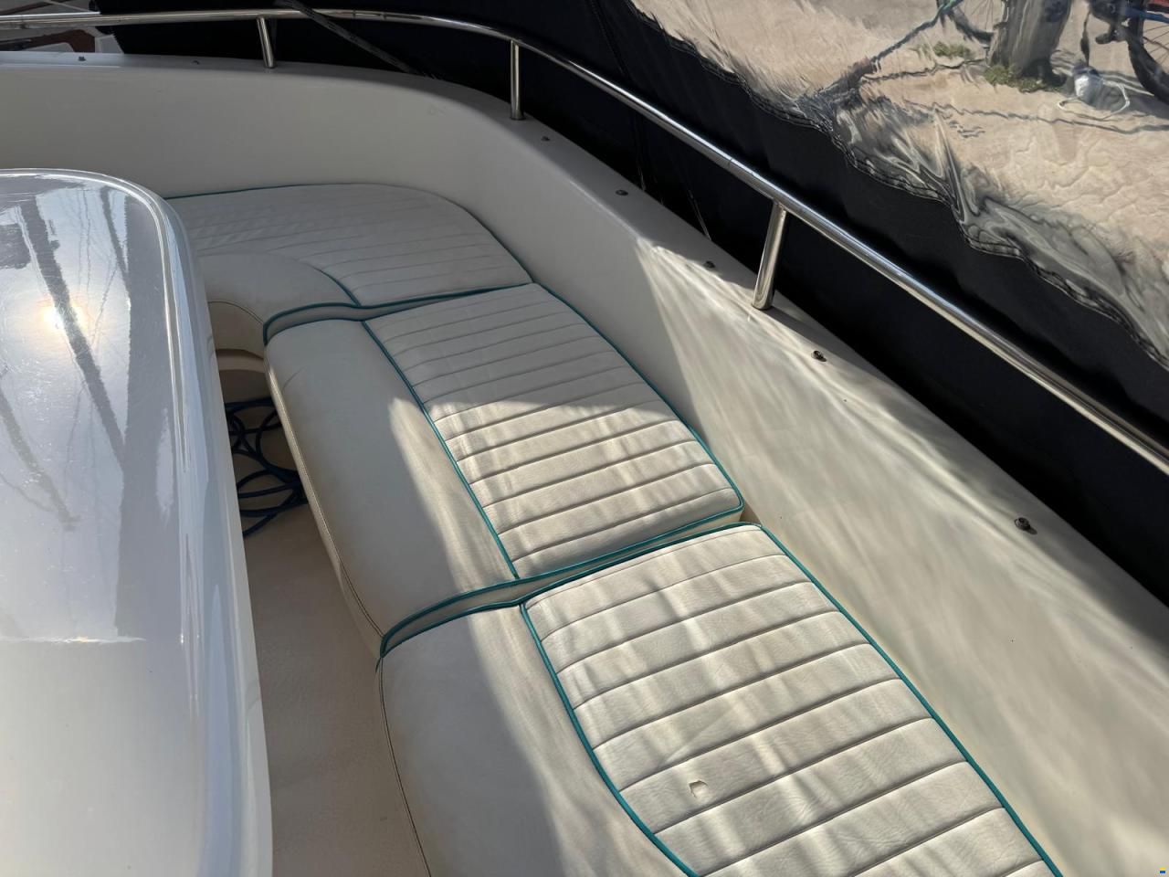Sealine 330 Flybridge