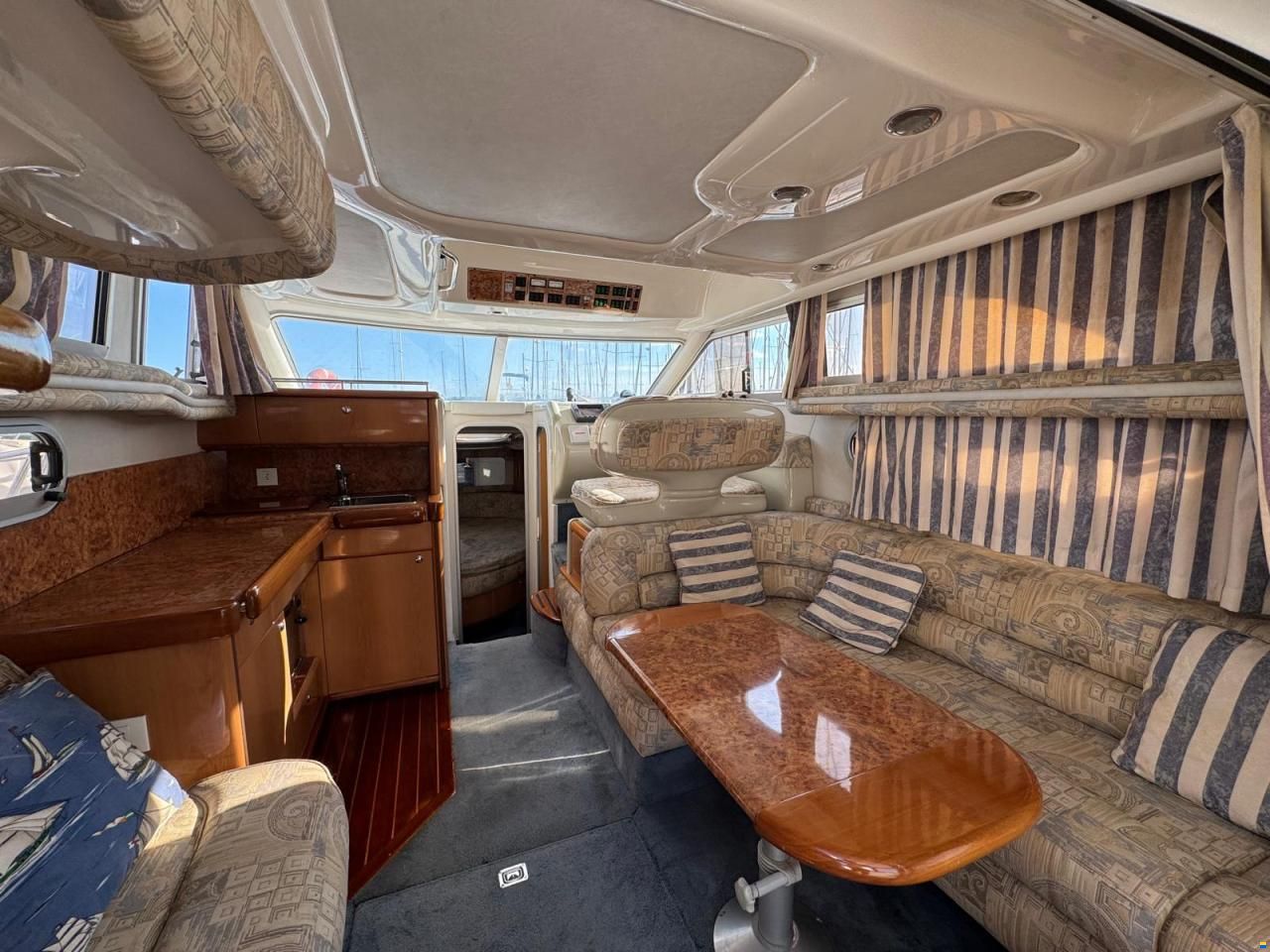 Sealine 330 Flybridge