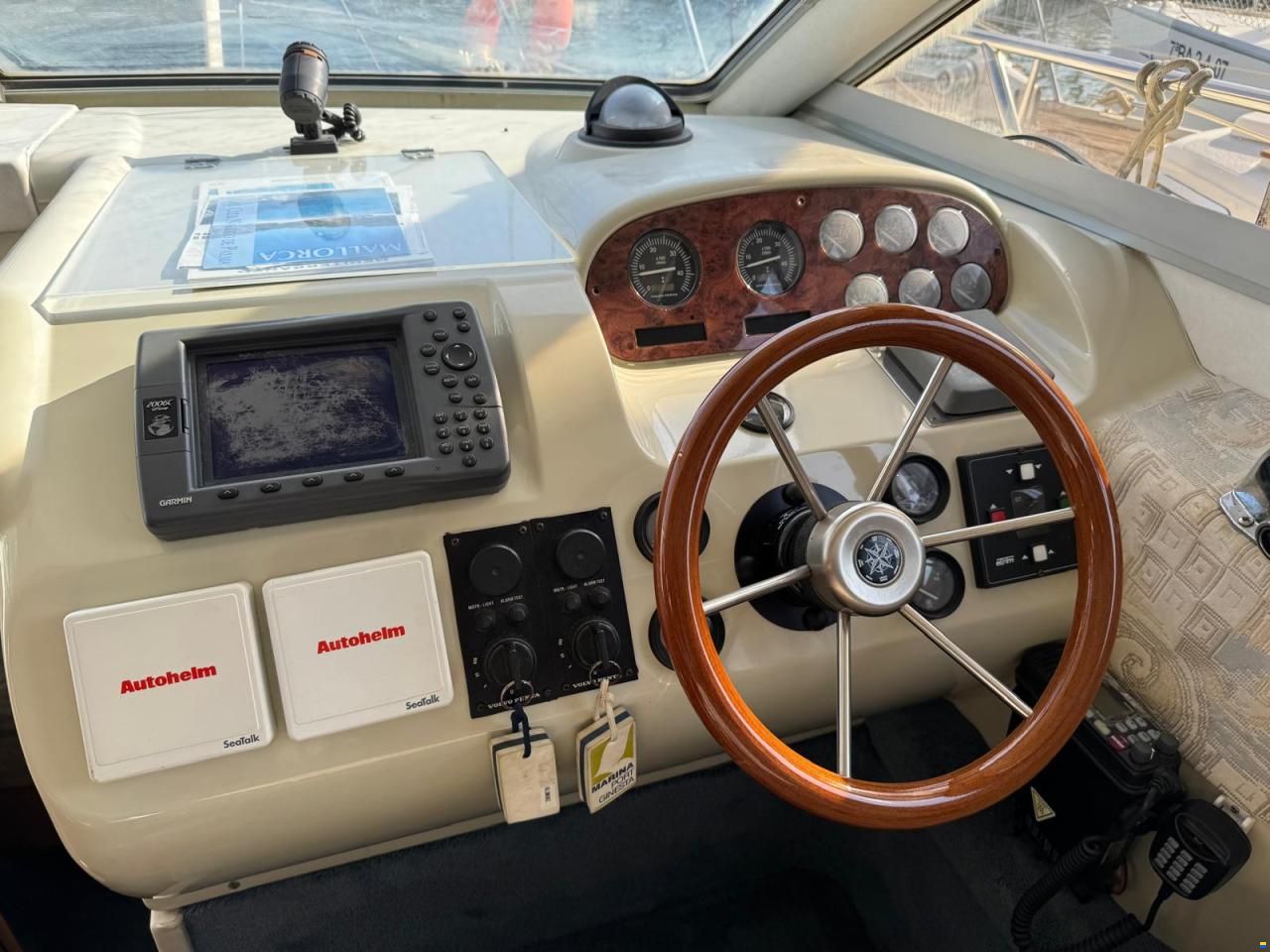 Sealine 330 Flybridge