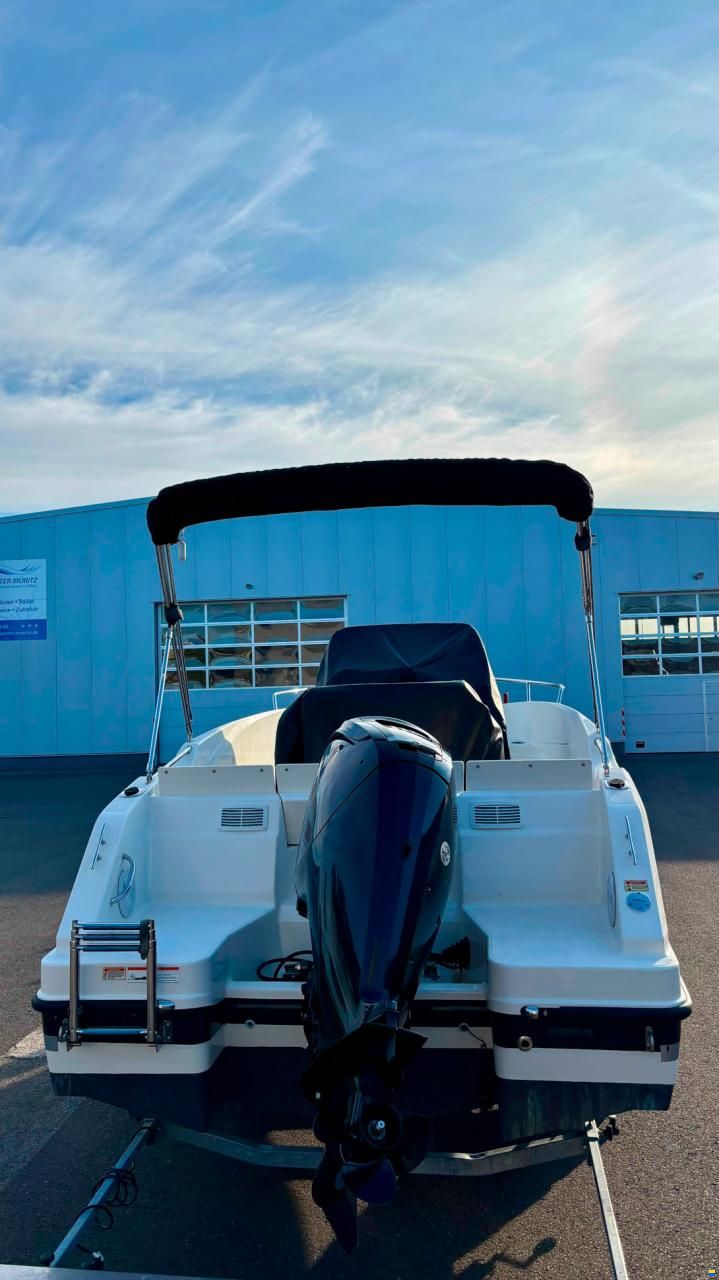 Quicksilver Activ 555 Open