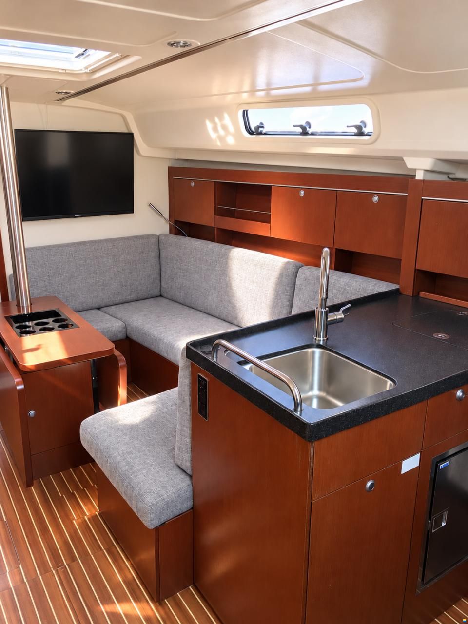 Hanse 385