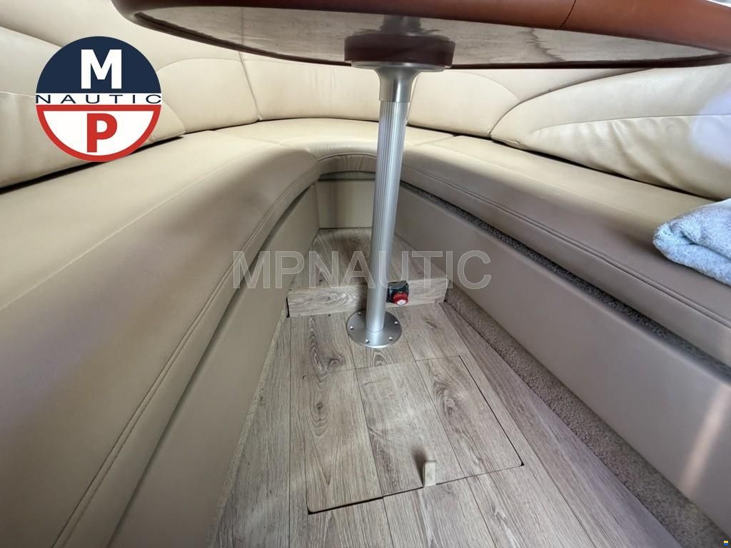 Maxum 2600 SE