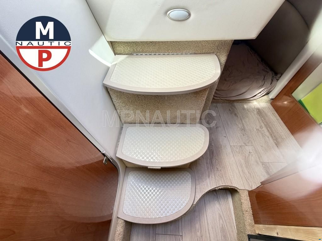 Maxum 2600 SE