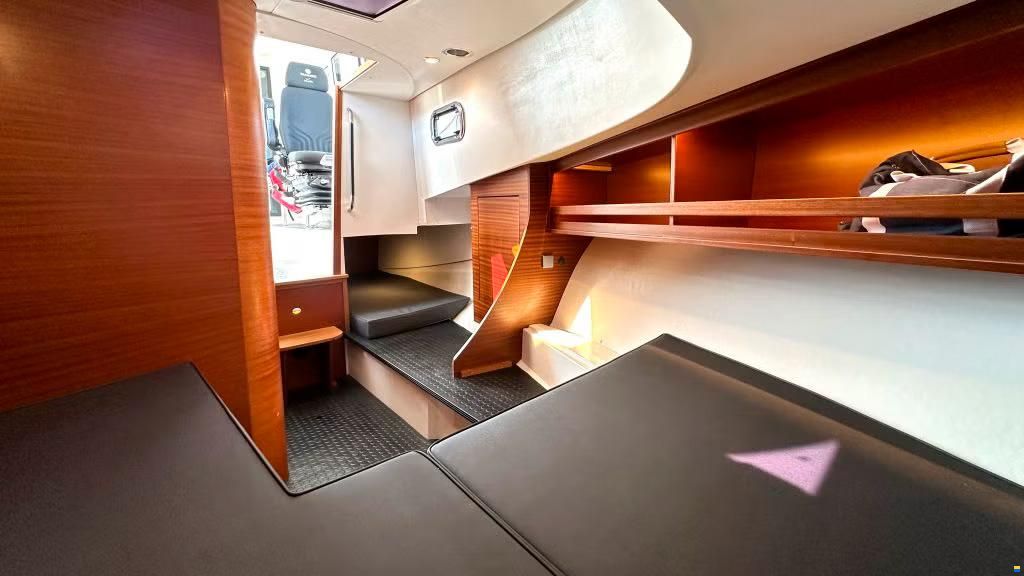 Paragon Yachts 31 Cabin