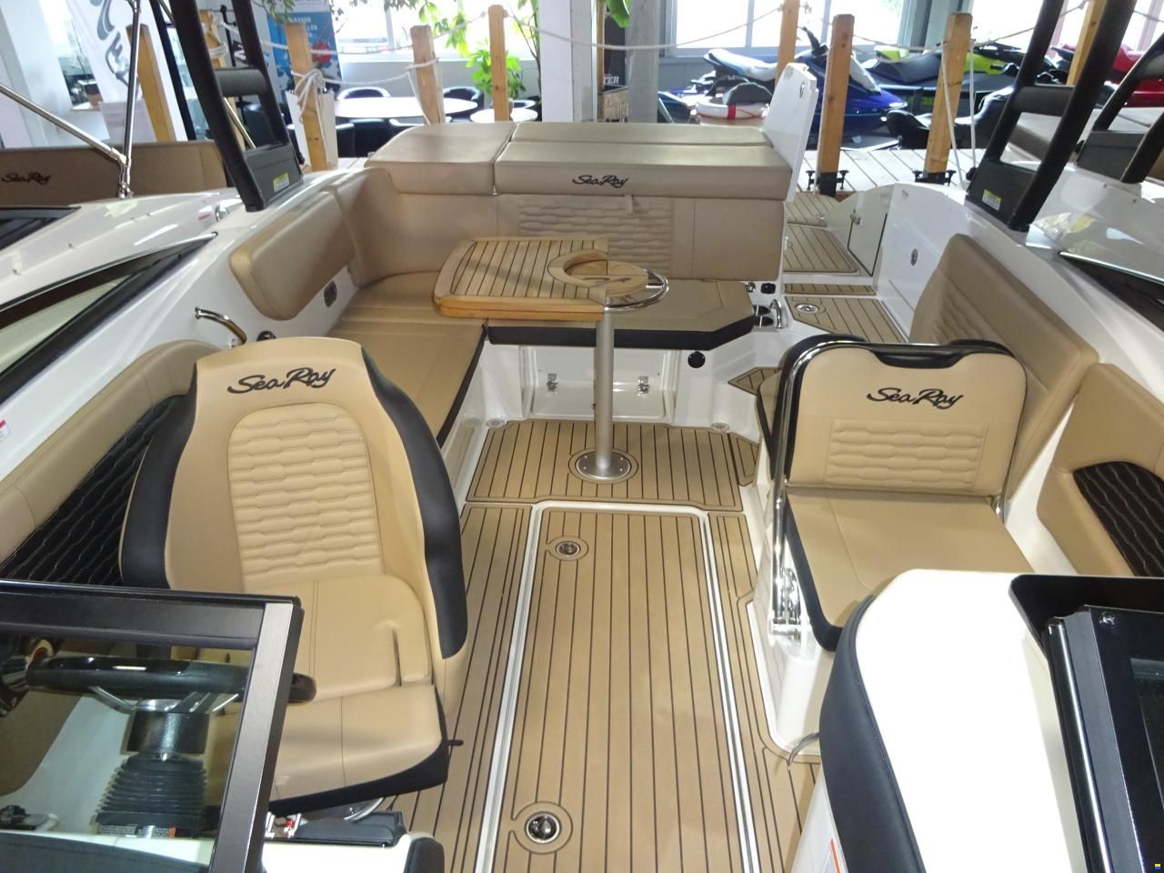 Sea Ray 230 SPXE