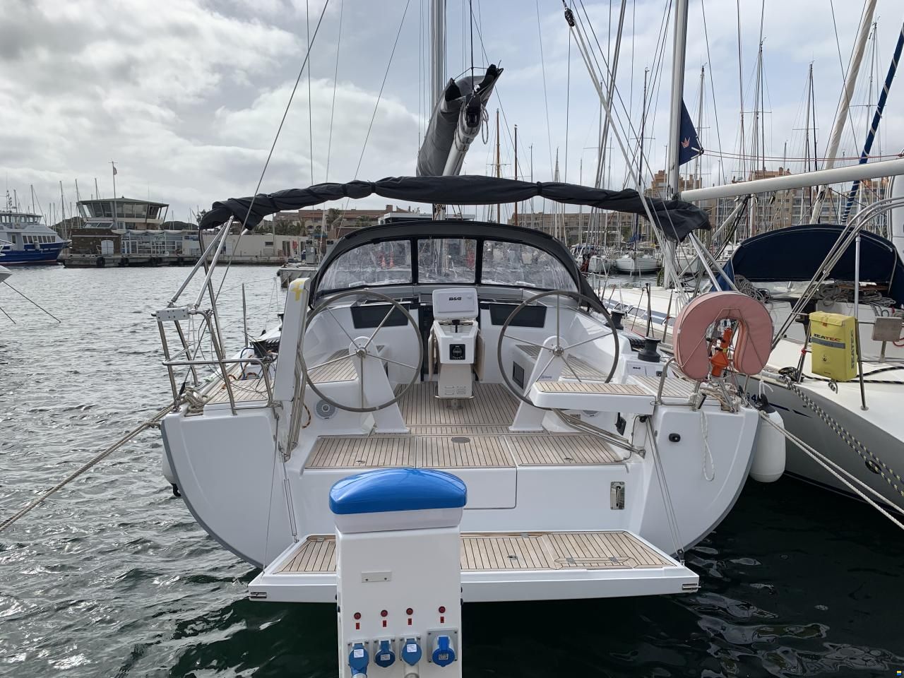 Hanse 418