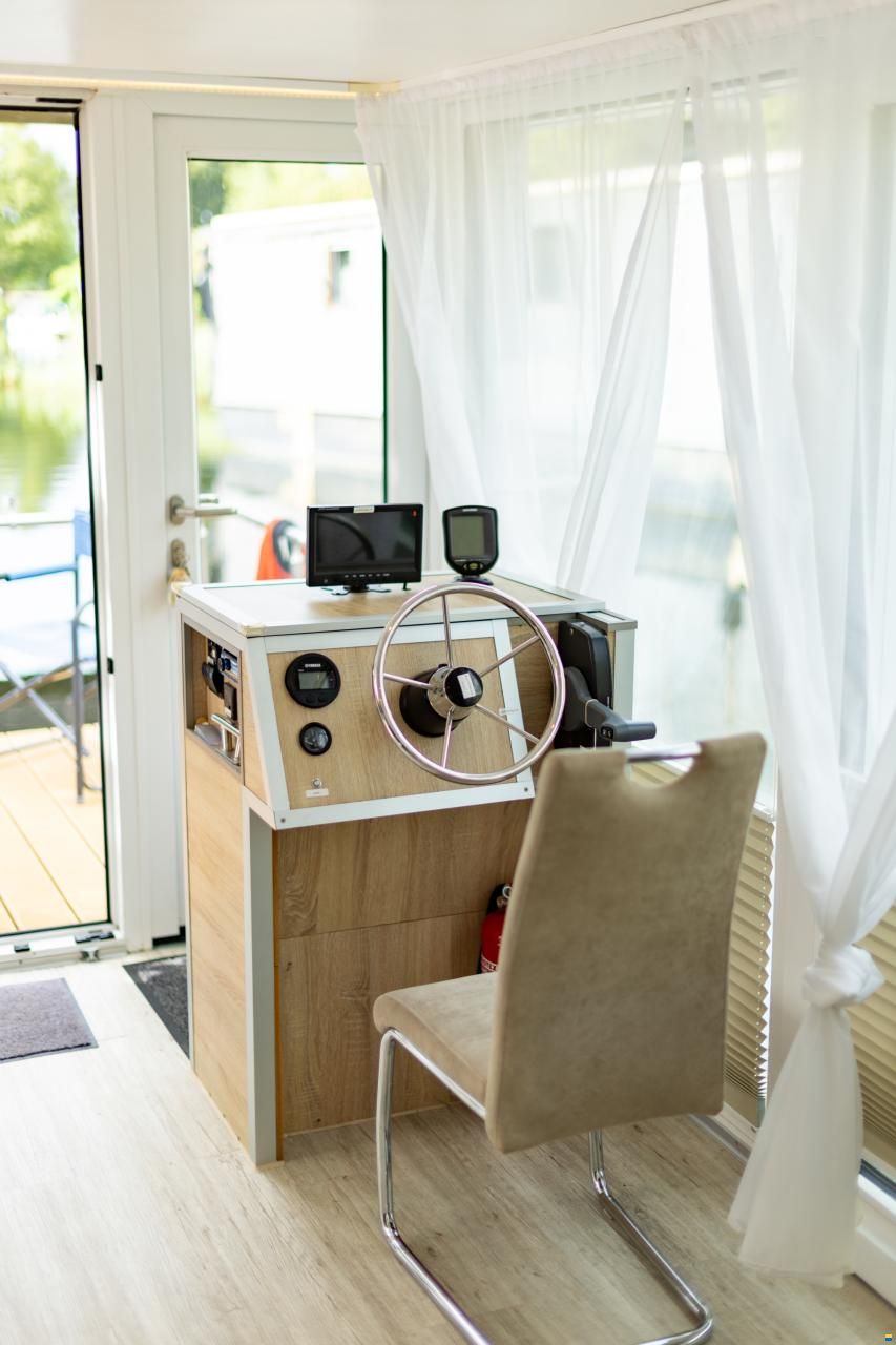 Hausboot 11000x4300 Lux Edition