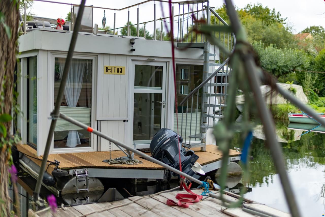 Hausboot 11000x4300 Lux Edition