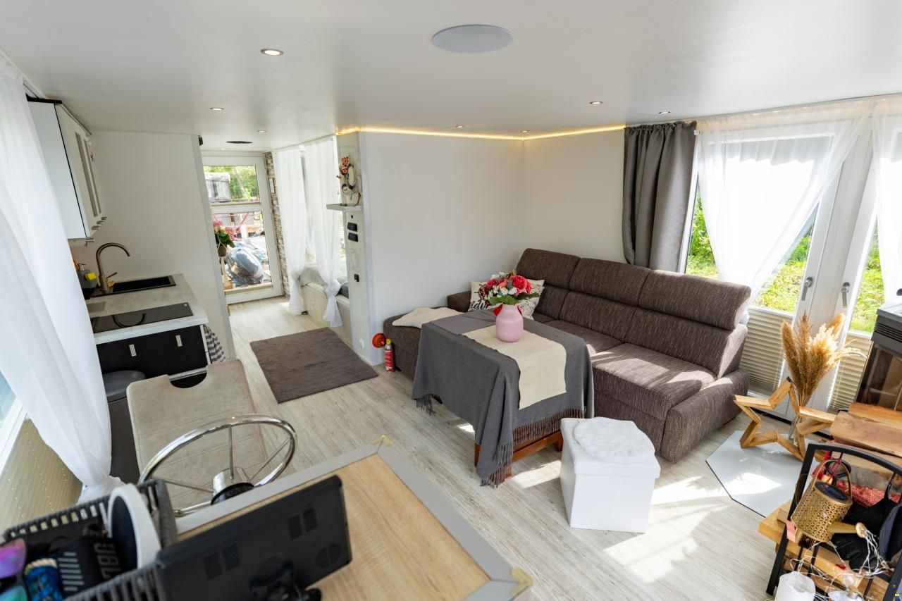 Hausboot 11000x4300 Lux Edition