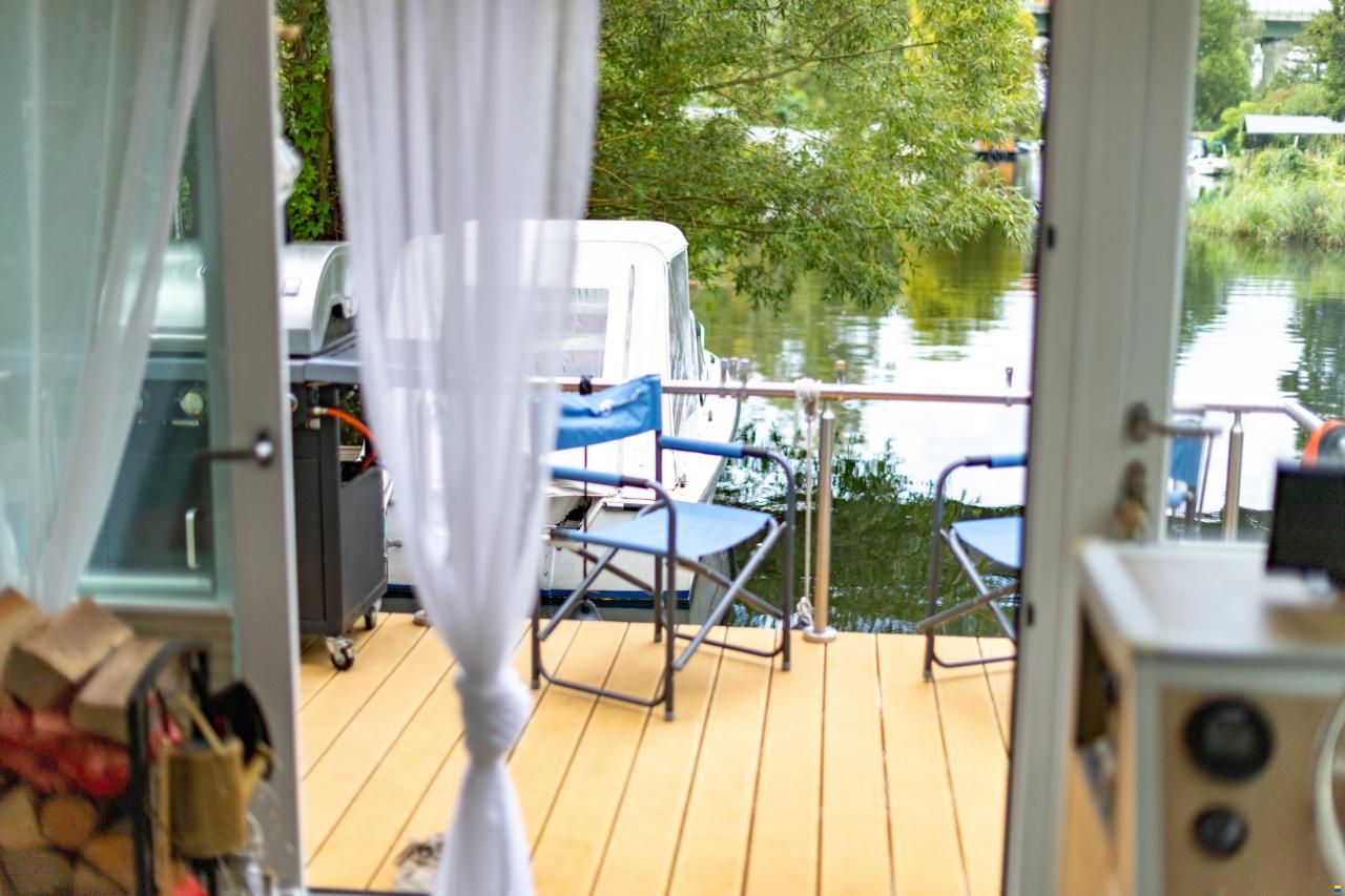 Hausboot 11000x4300 Lux Edition
