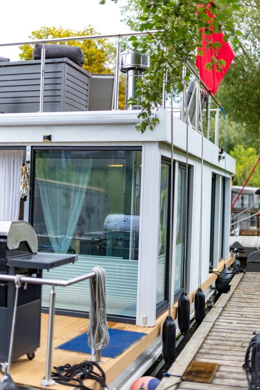 Hausboot 11000x4300 Lux Edition