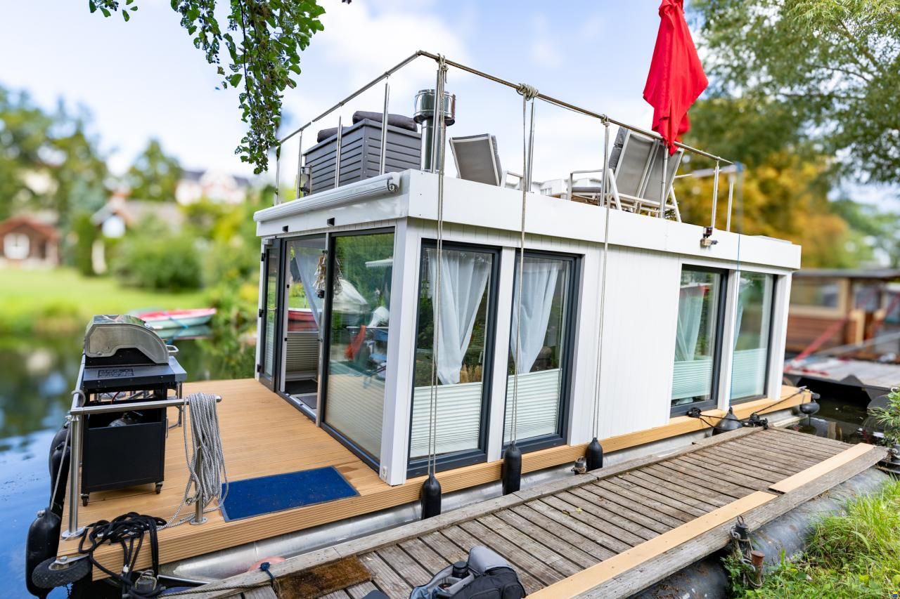 Hausboot 11000x4300 Lux Edition
