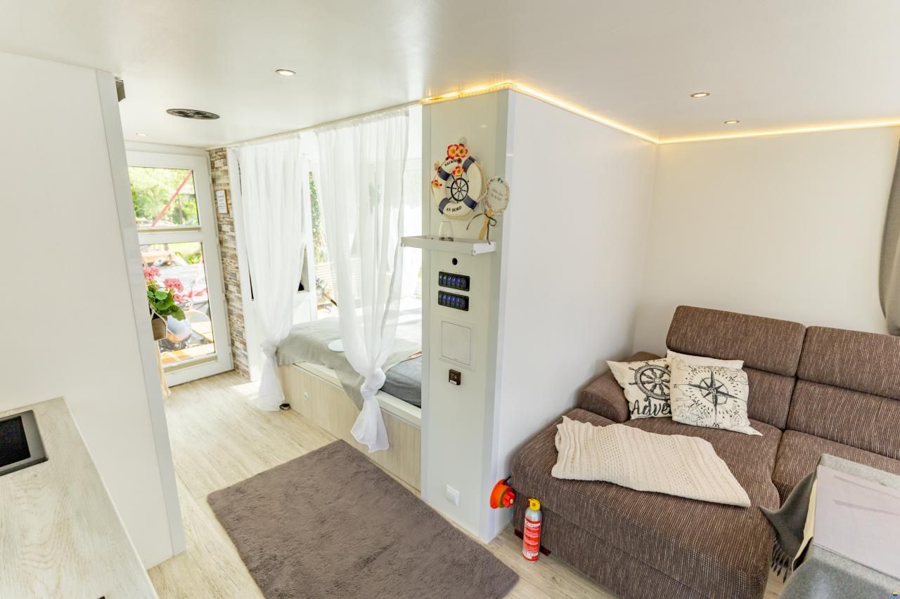 Hausboot 11000x4300 Lux Edition