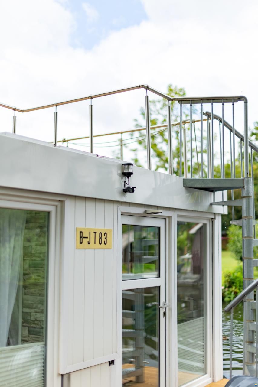 Hausboot 11000x4300 Lux Edition