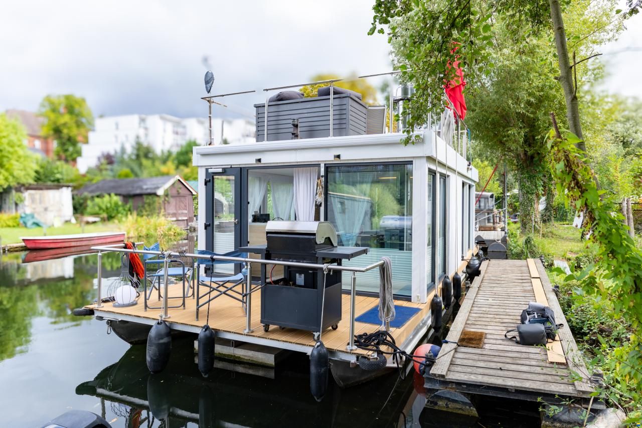 Hausboot 11000x4300 Lux Edition