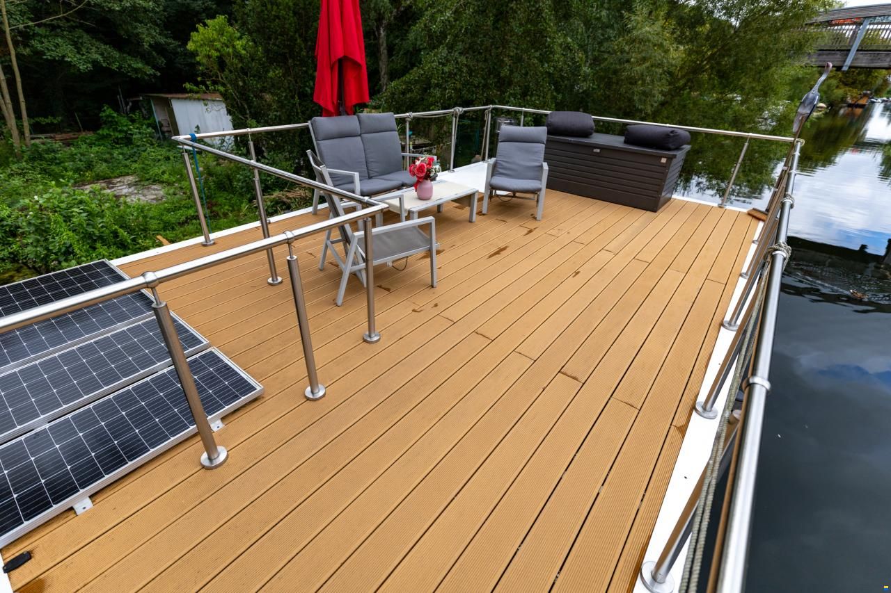 Hausboot 11000x4300 Lux Edition