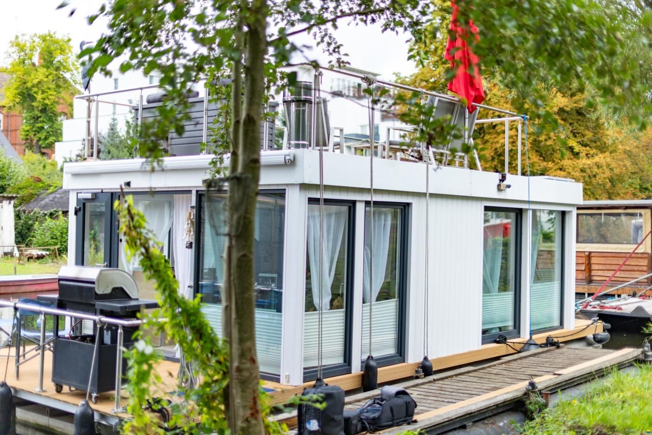 Hausboot 11000x4300 Lux Edition
