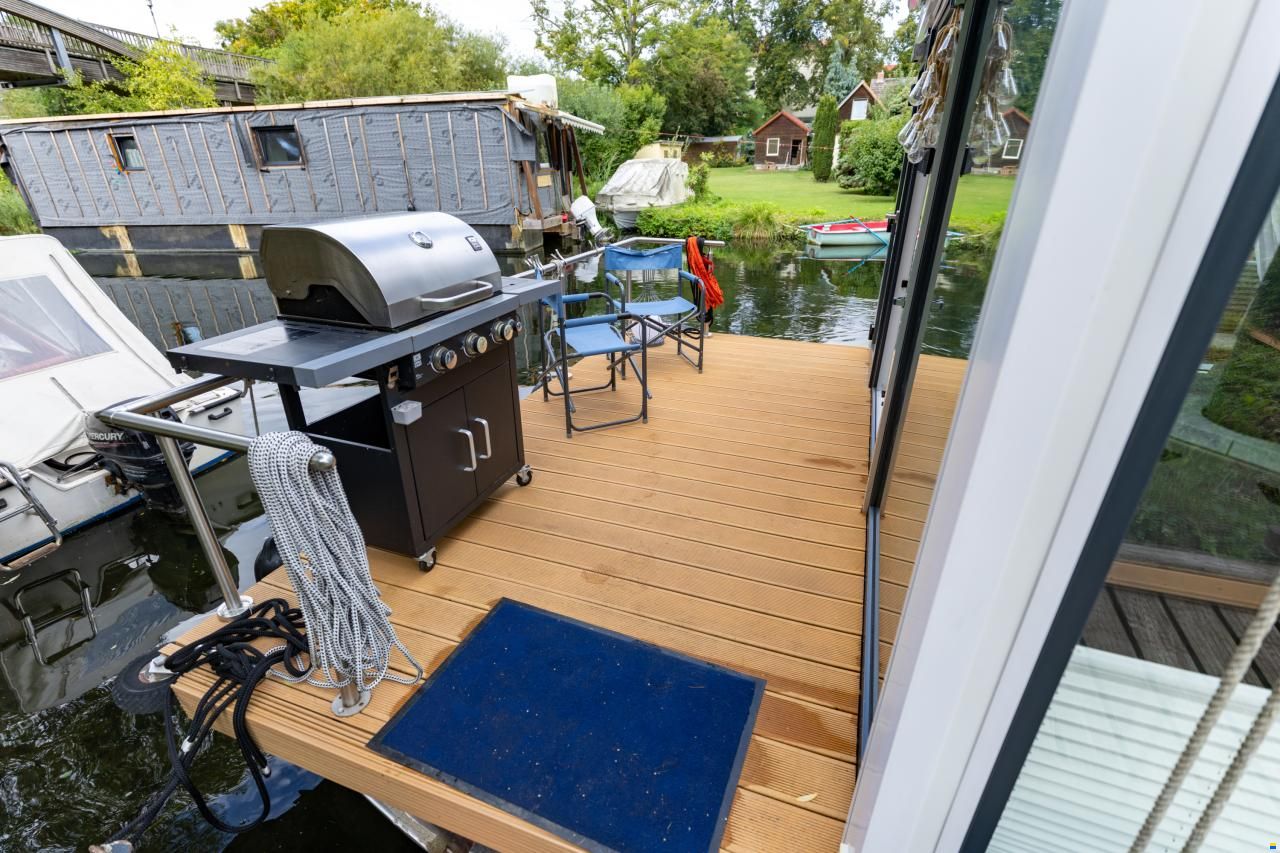 Hausboot 11000x4300 Lux Edition