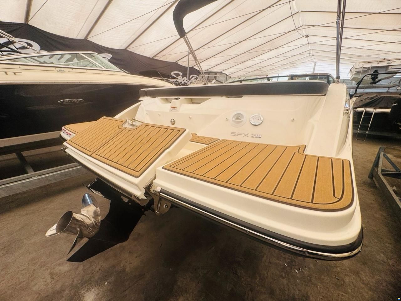 Sea Ray 210 SPX