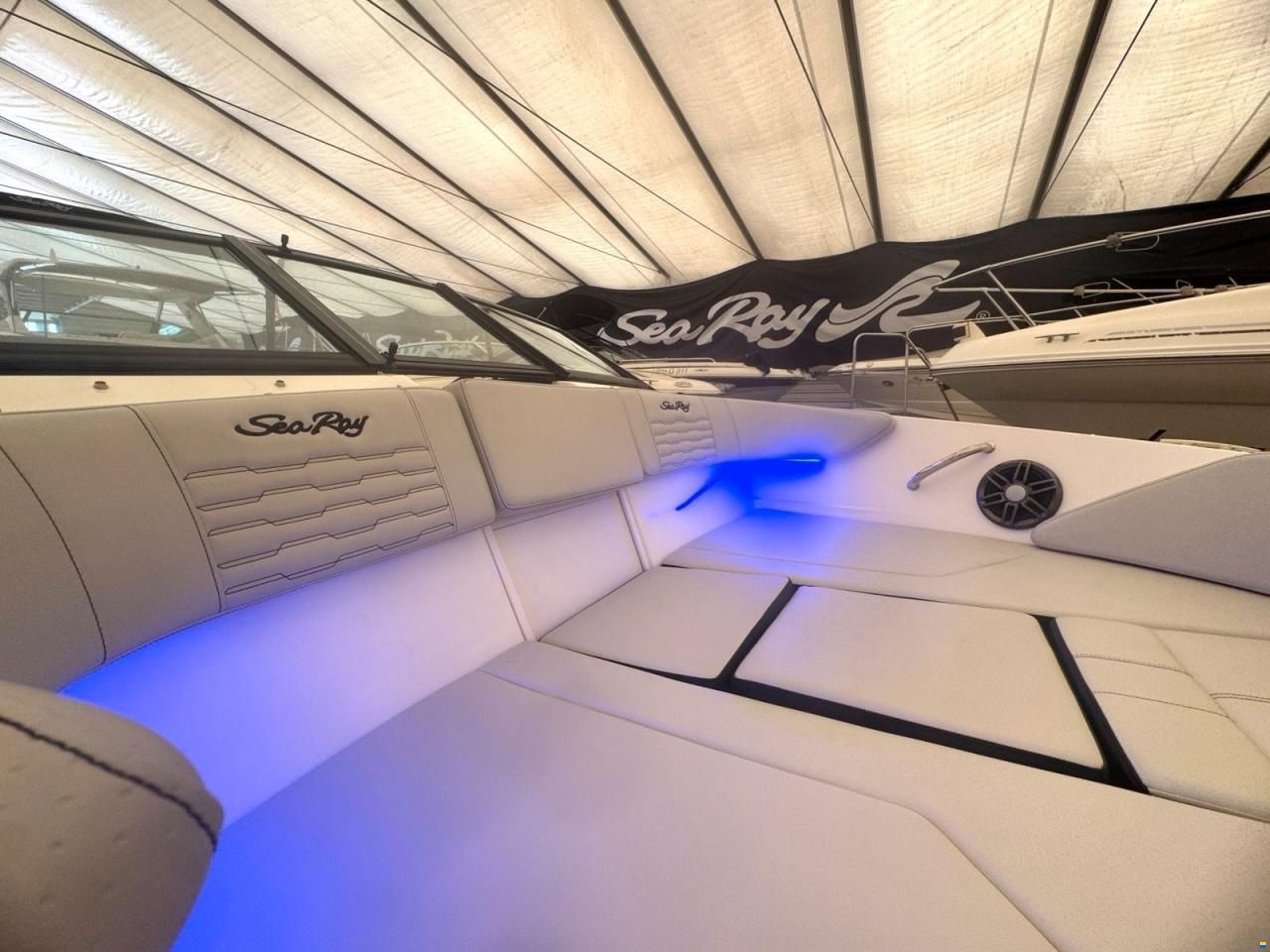Sea Ray 210 SPX