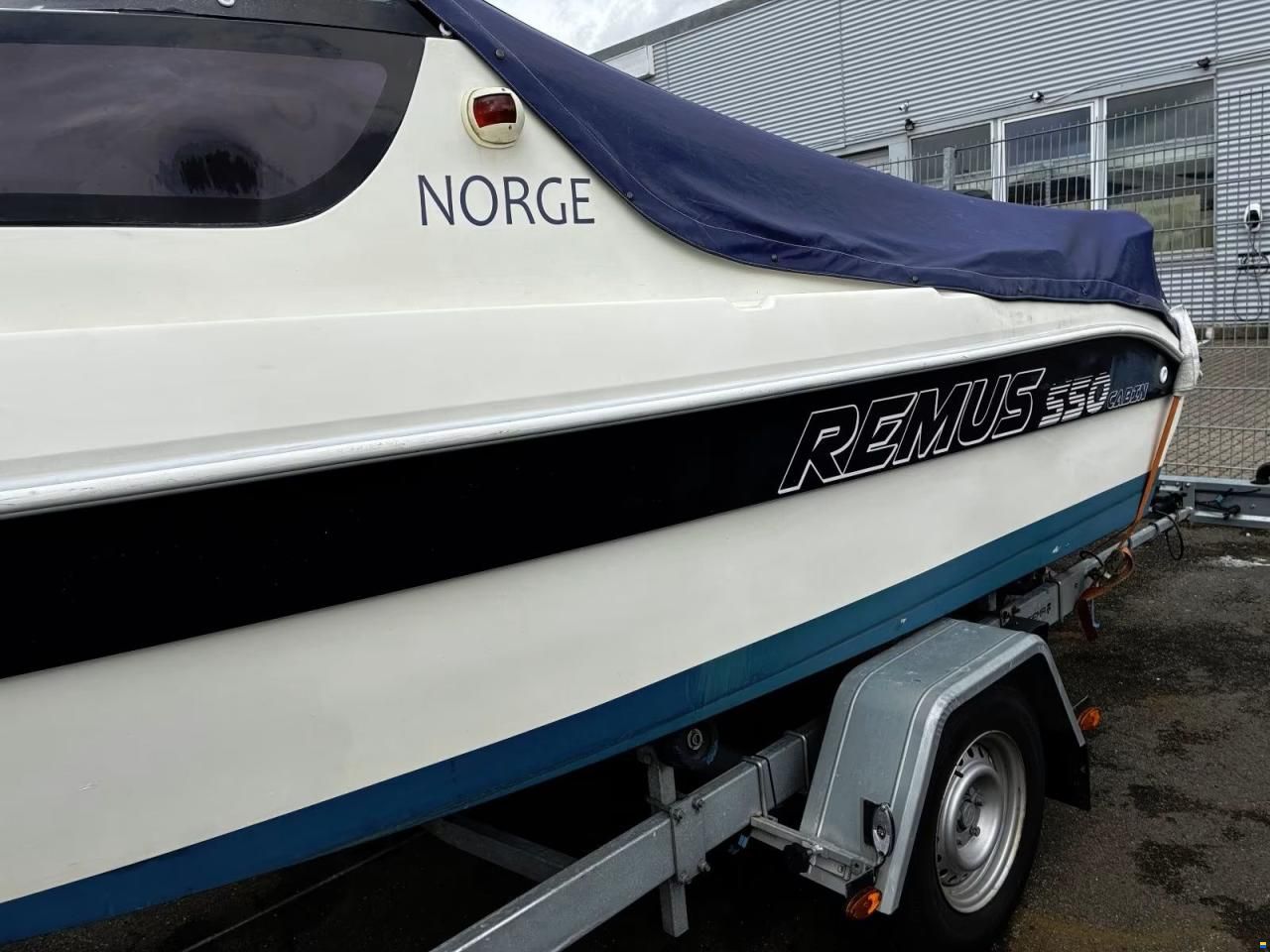 Remus 550 Cabin