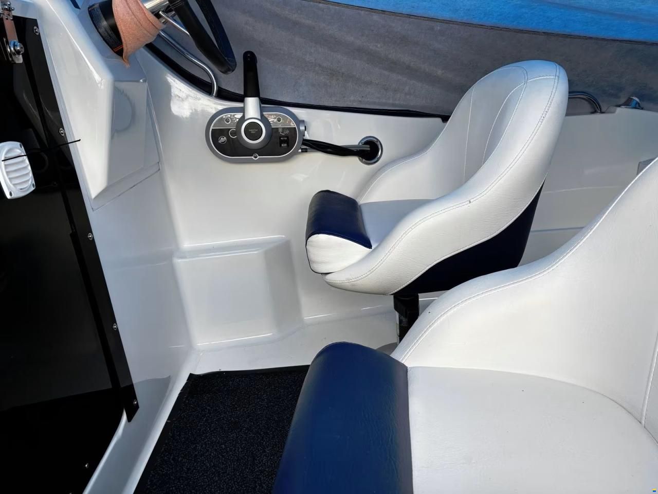 Remus 550 Cabin
