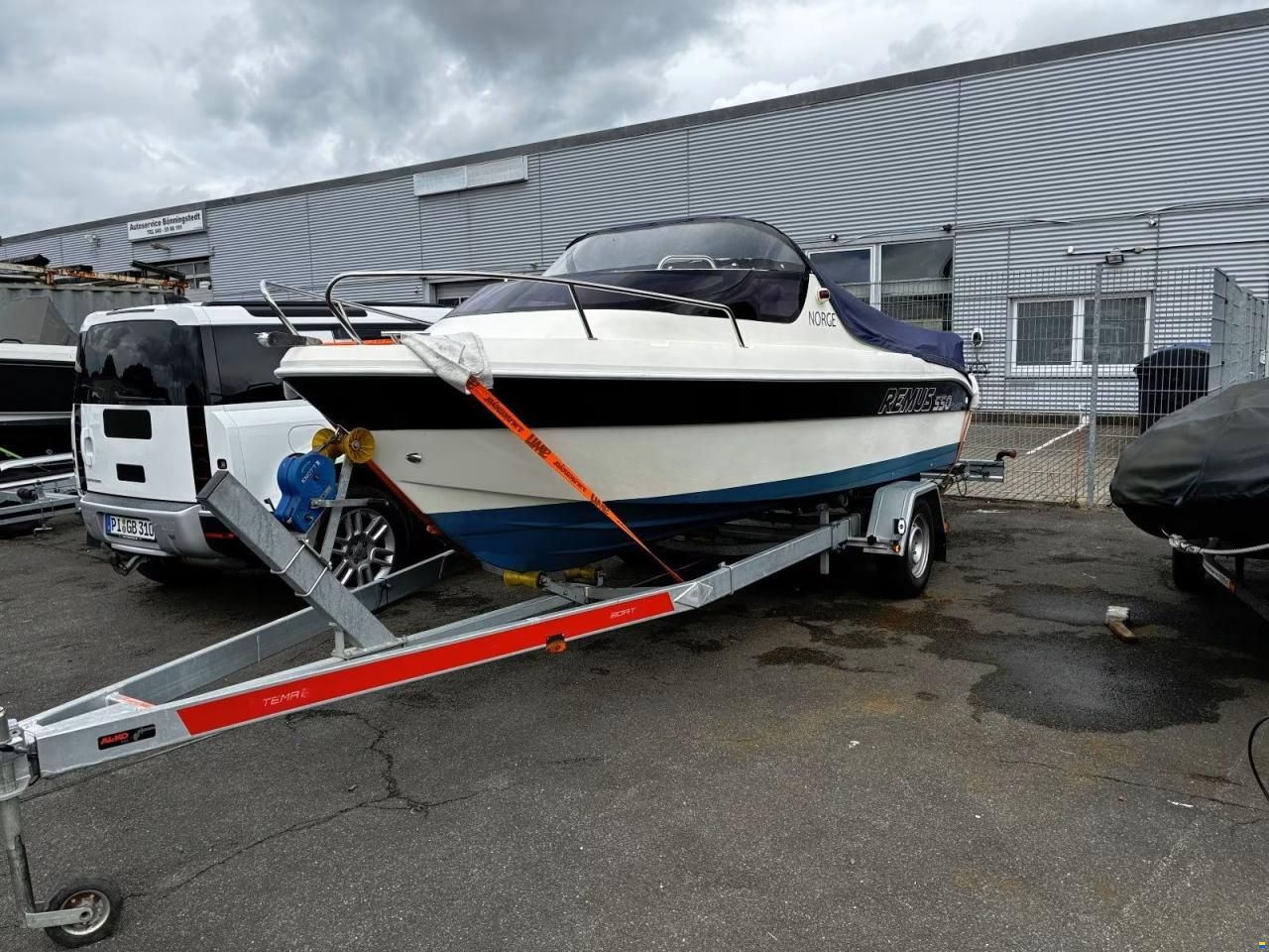 Remus 550 Cabin