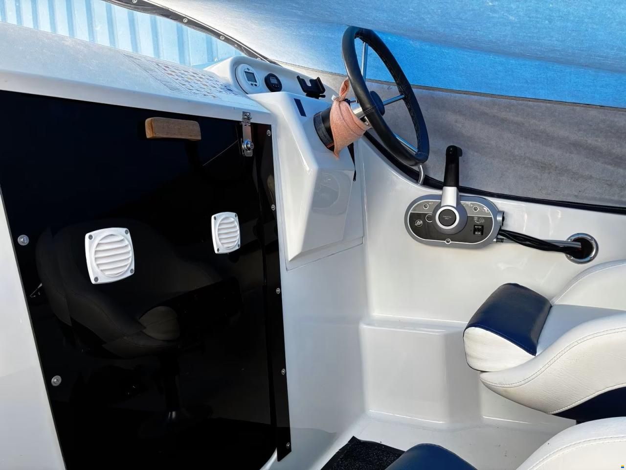 Remus 550 Cabin
