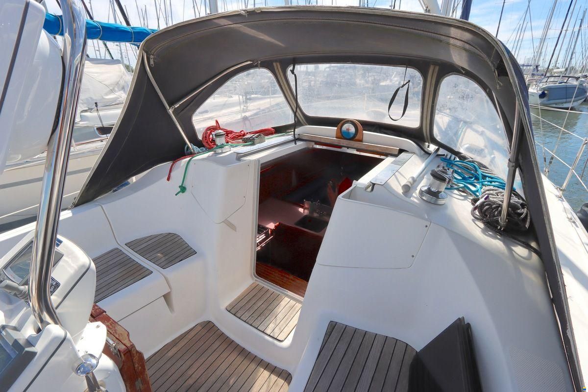 Hunter 33