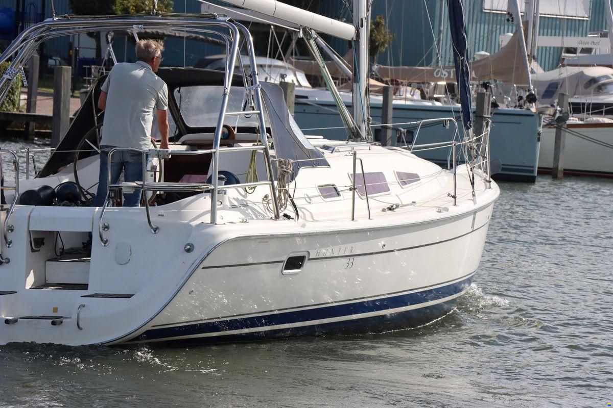 Hunter 33