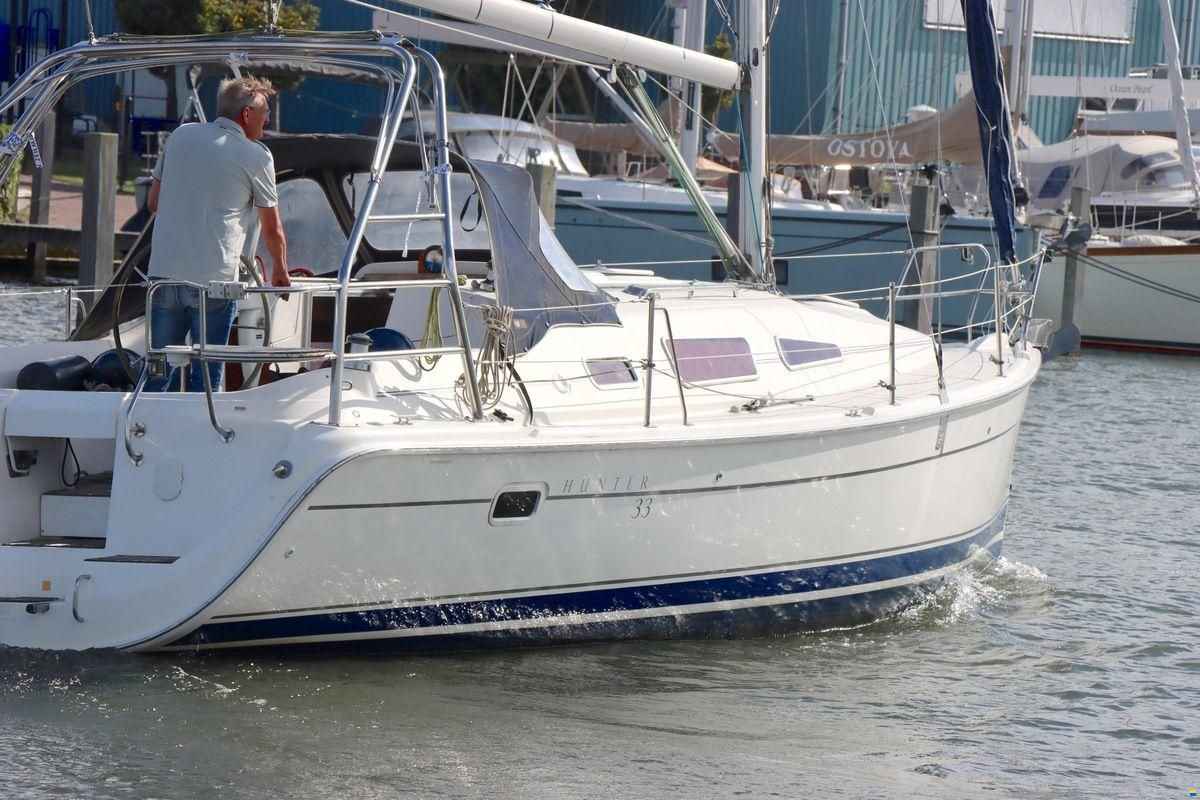 Hunter 33