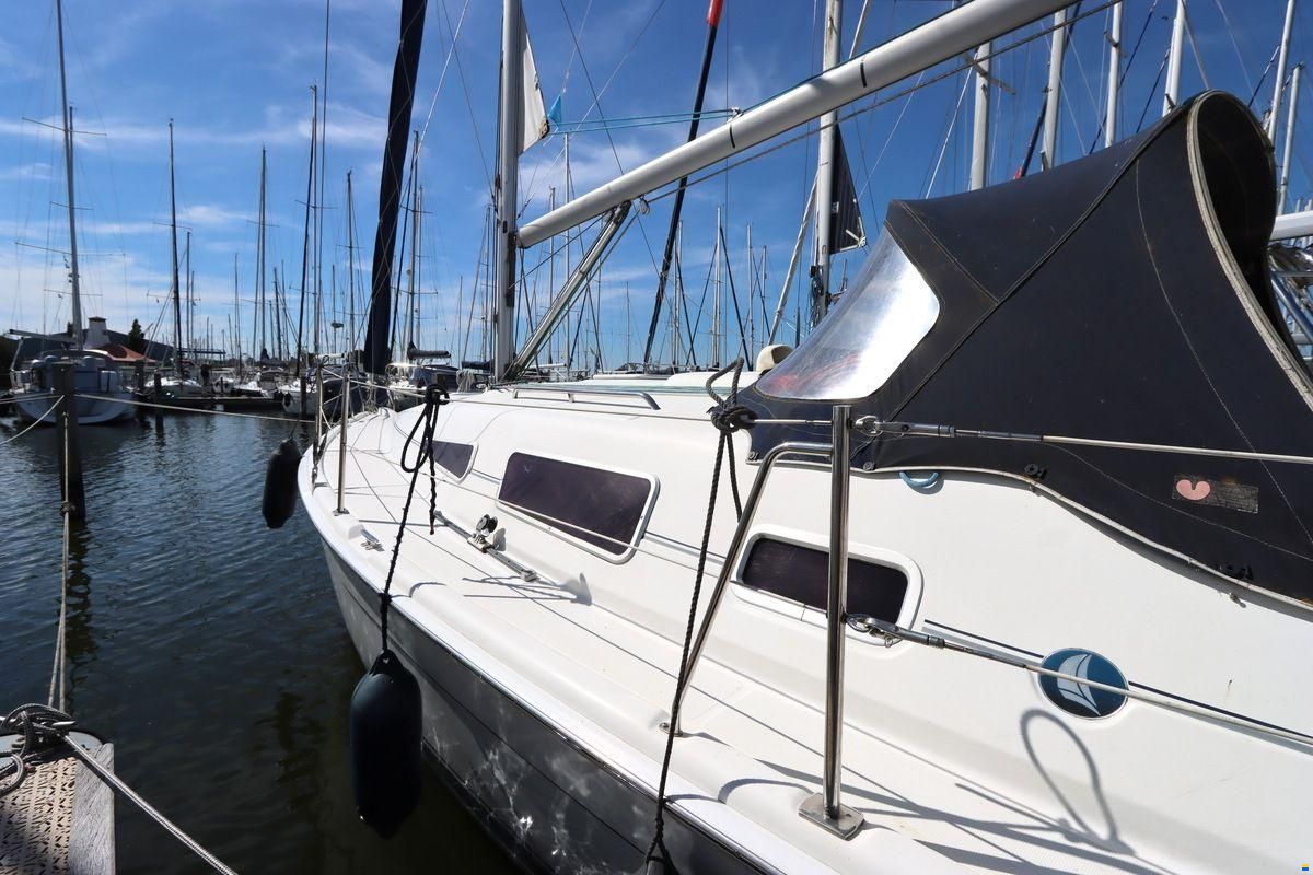 Hunter 33