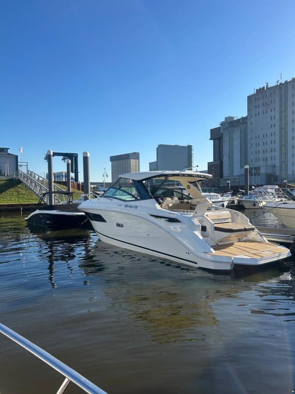 Sea Ray Sundancer 320