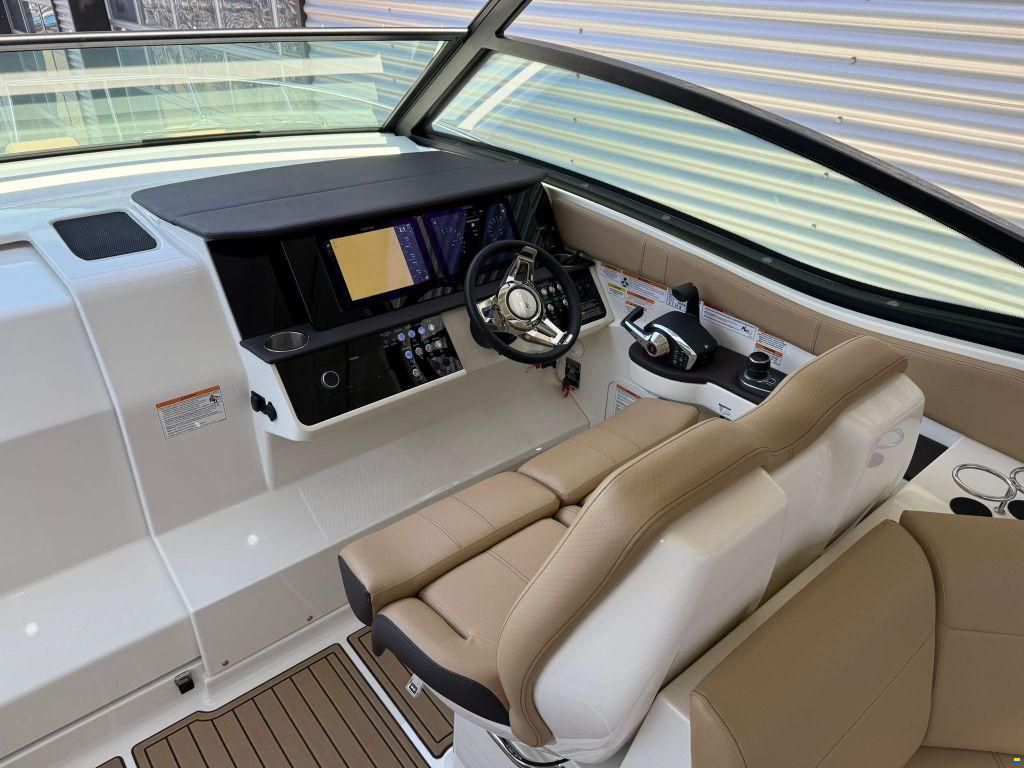 Sea Ray Sundancer 320