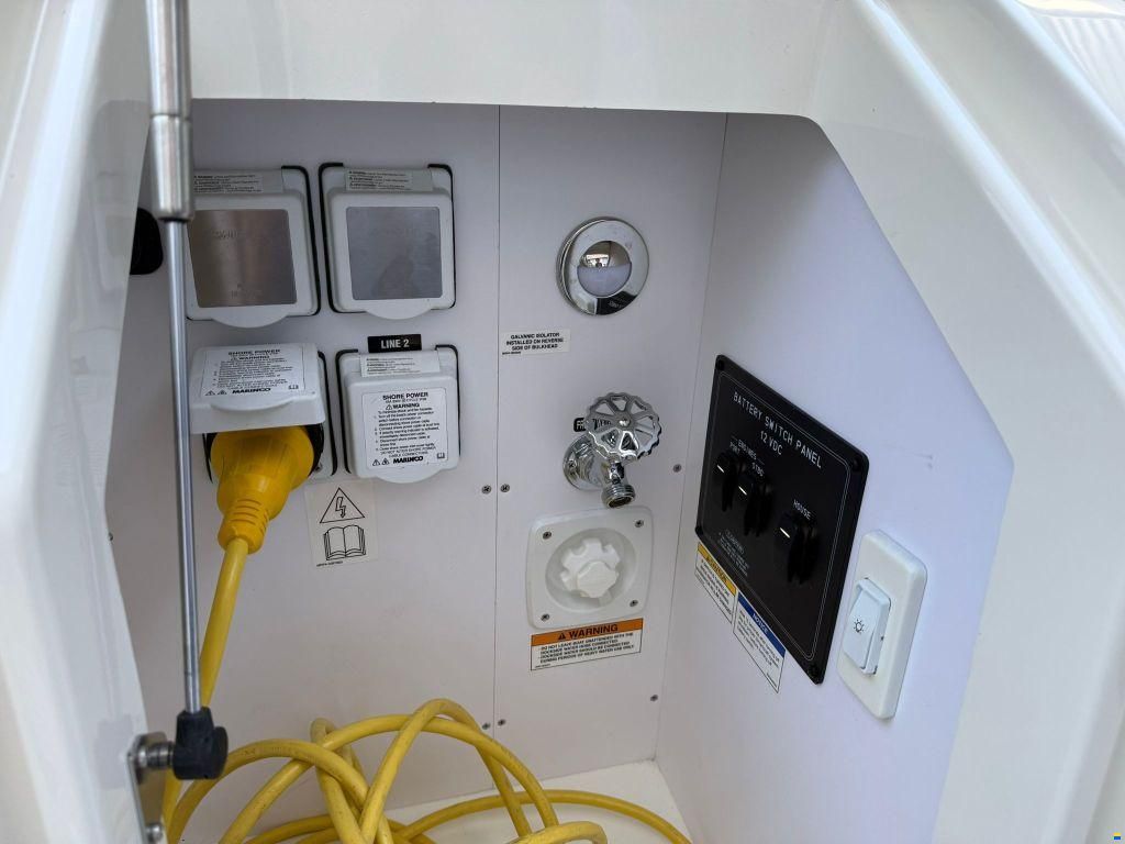 Sea Ray Sundancer 320