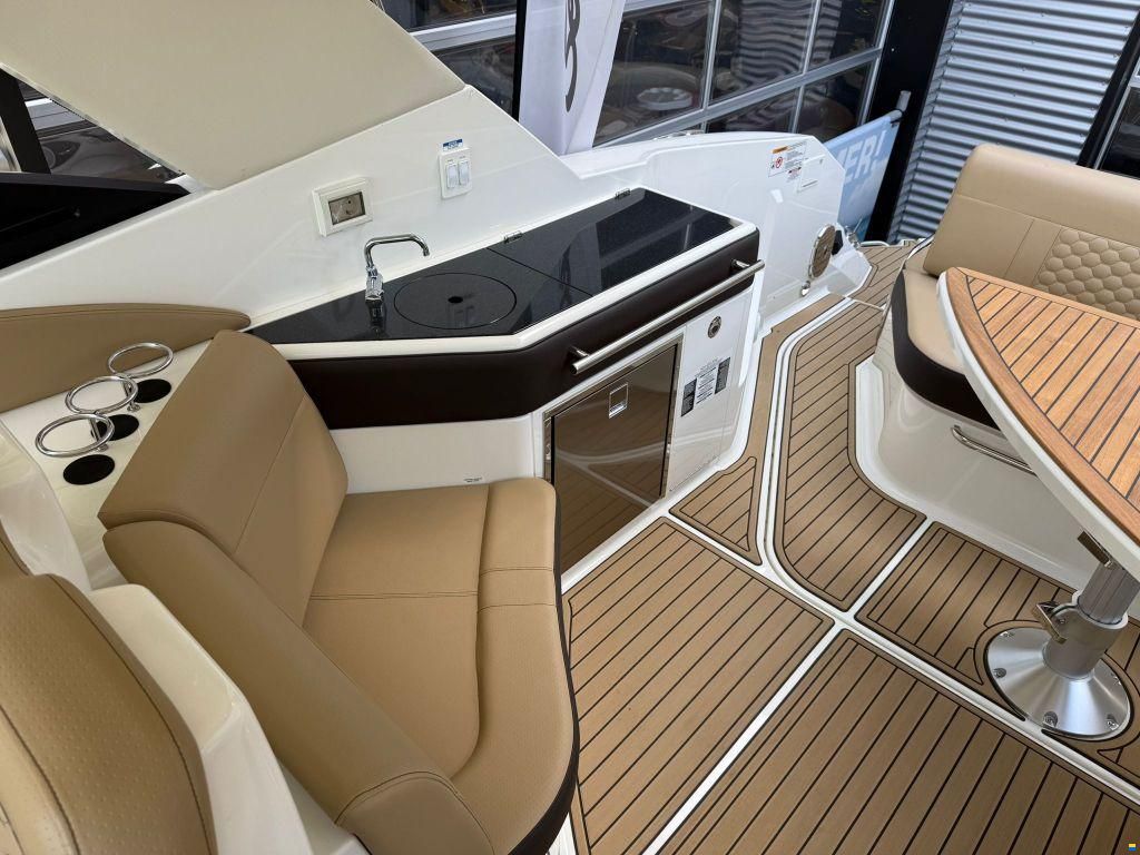 Sea Ray Sundancer 320