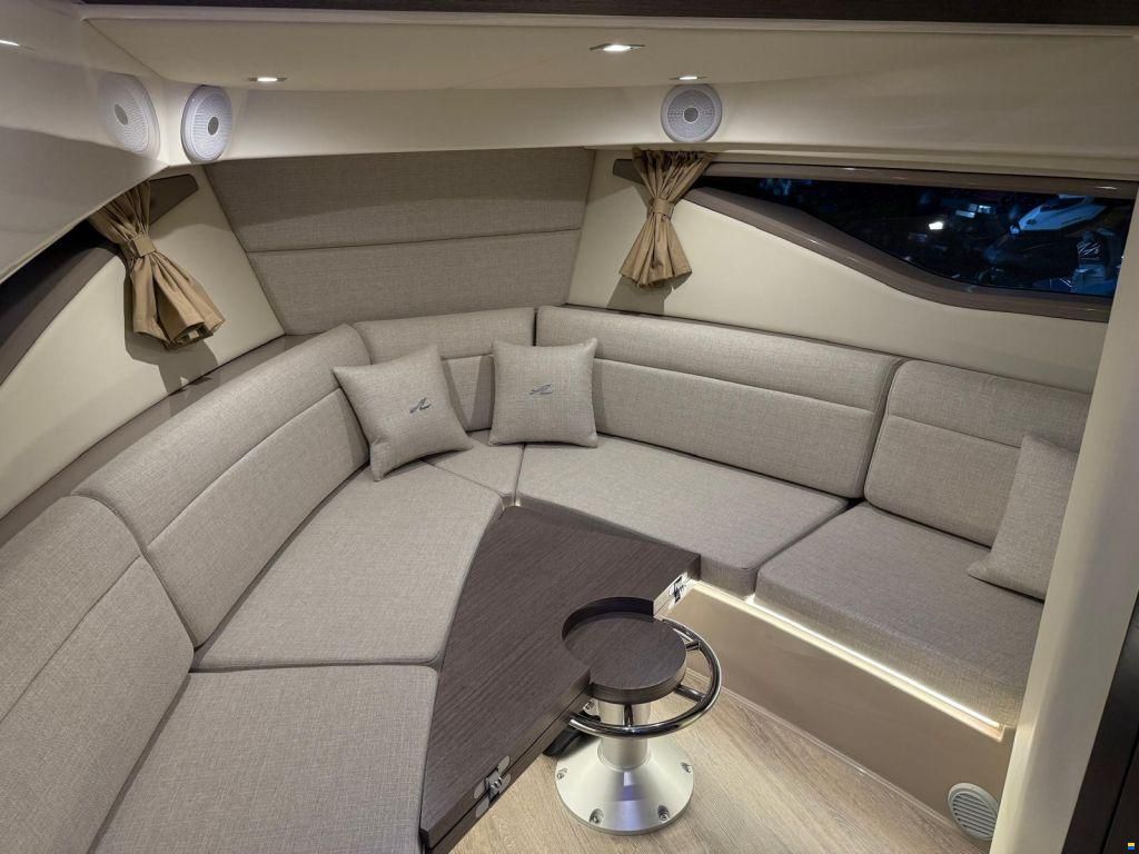 Sea Ray Sundancer 320