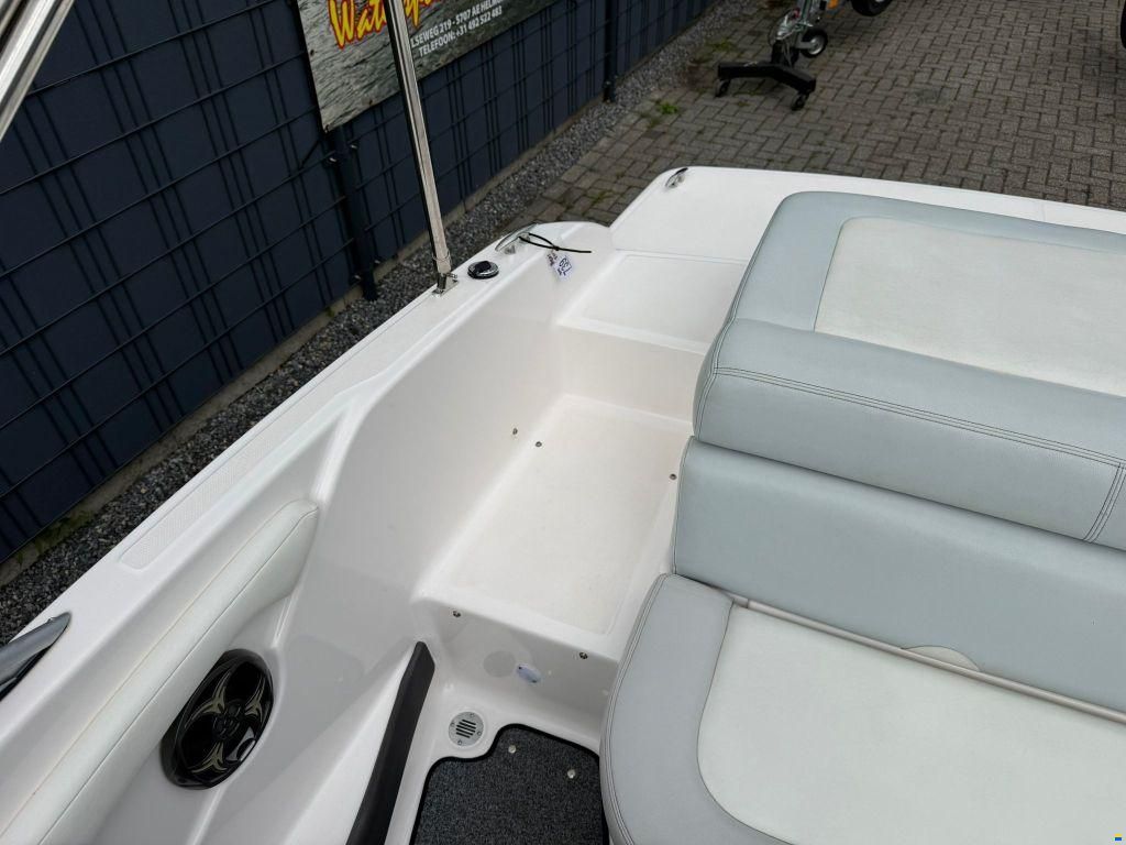 Regal 1900 ES