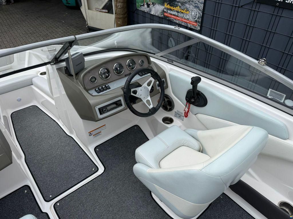 Regal 1900 ES