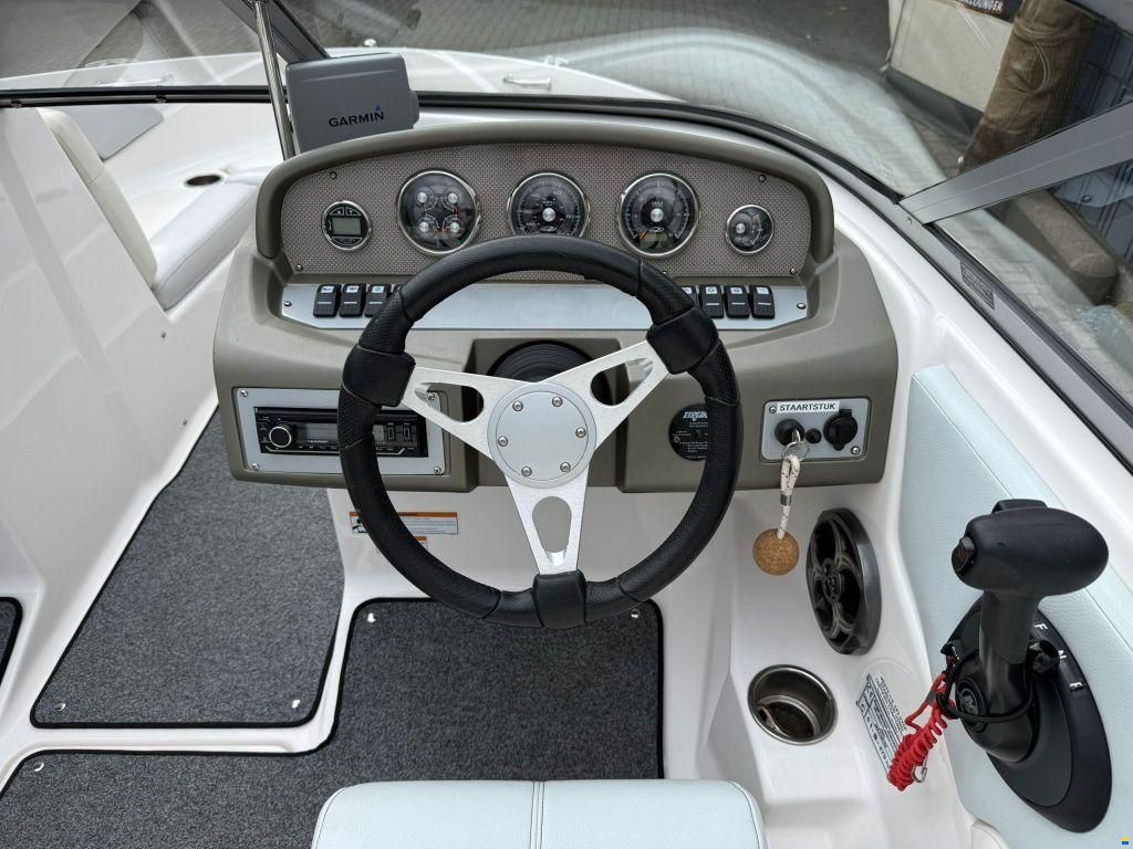 Regal 1900 ES